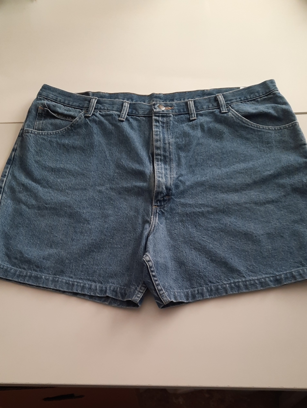 Wrangler Men's Denim Shorts - Blue Wash - Size 46 REG